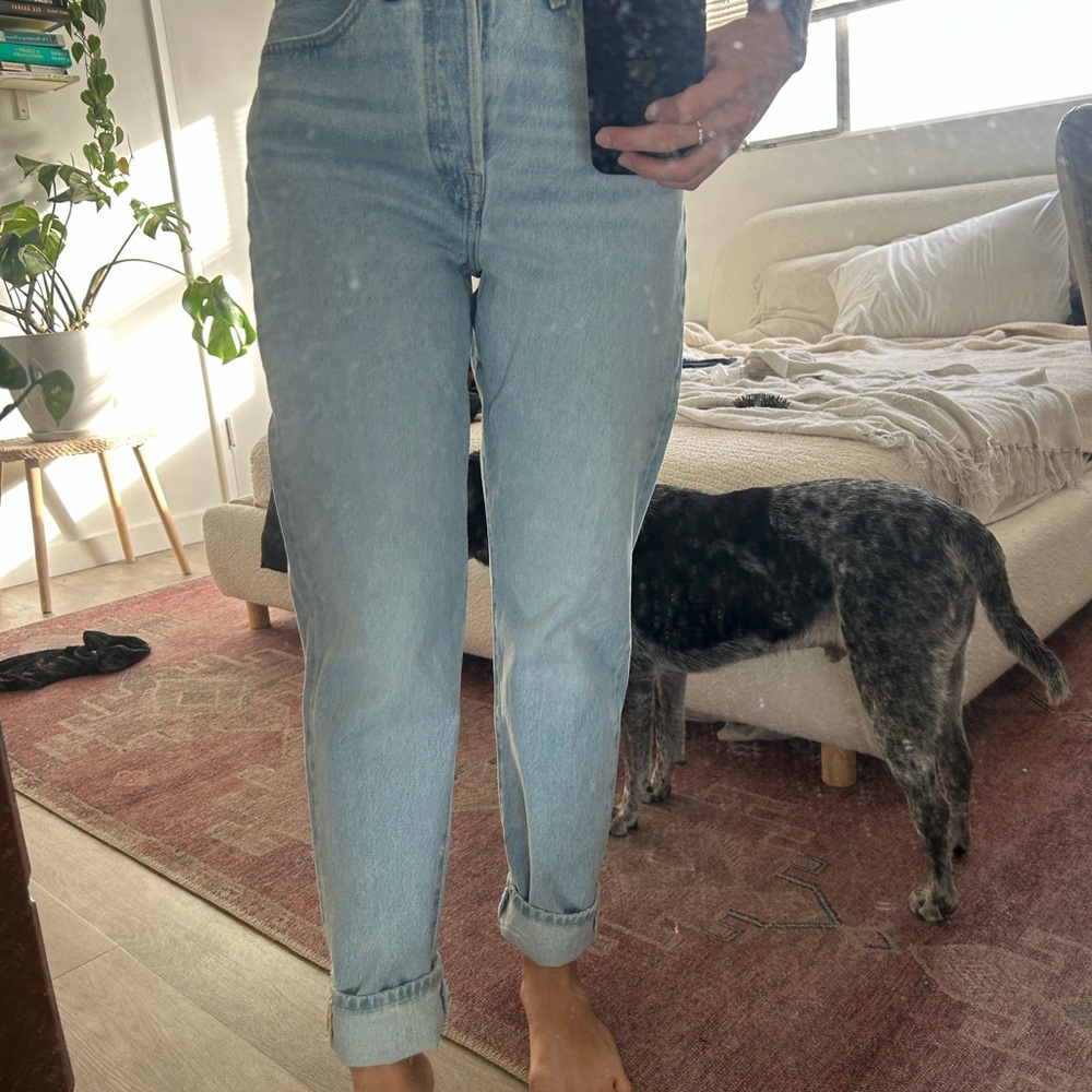 Levi's Women's Sky Blue Cropped Jeans